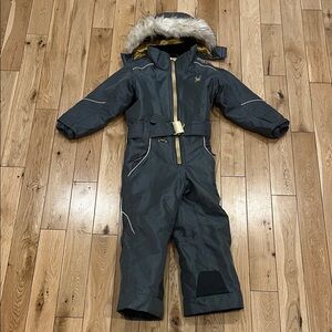 Spyder ski suit with detachable Fur Hood and belt sz 6